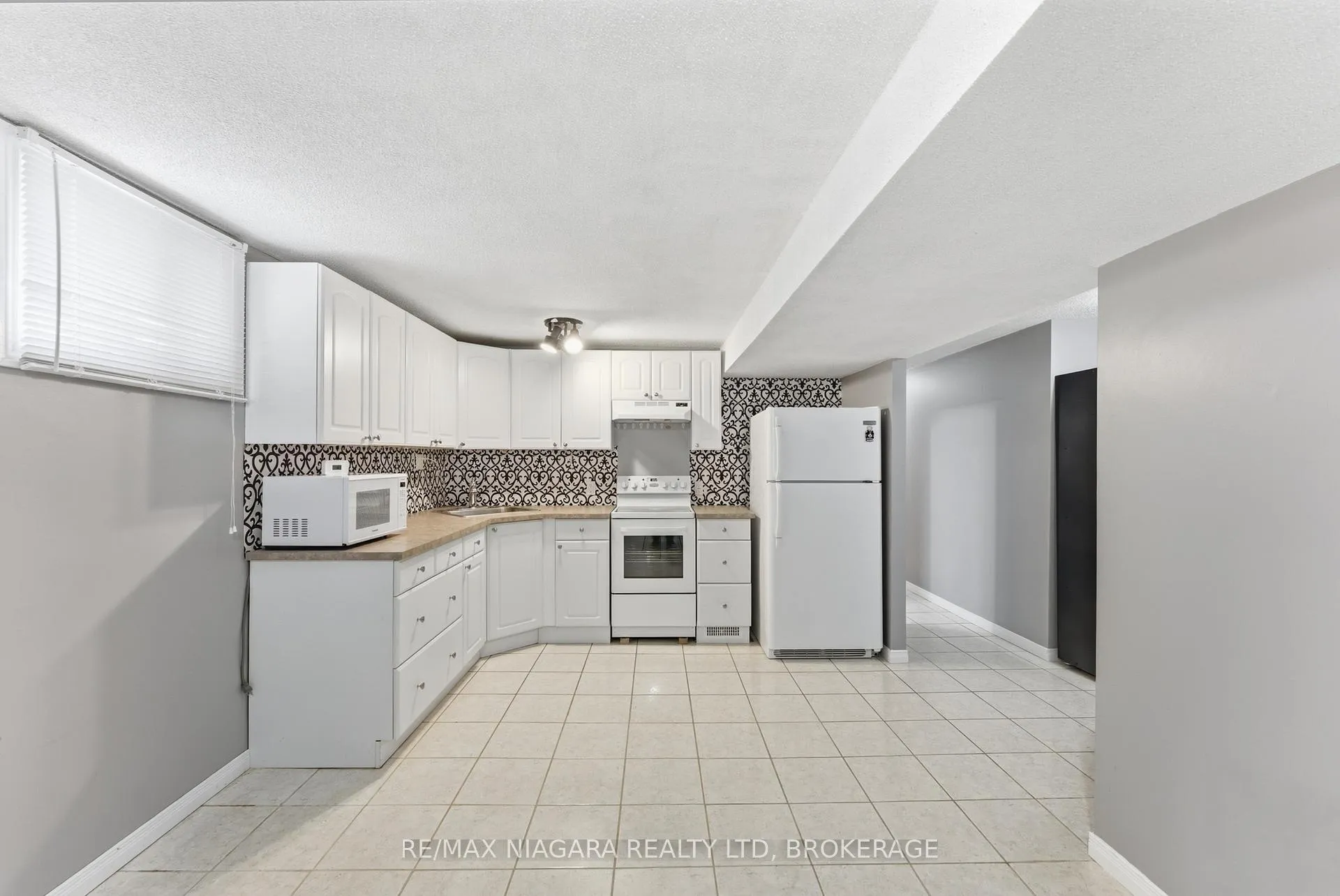 Photo 16 of 31 Mildred Avenue, St. Catharines, Haig — HOMEH