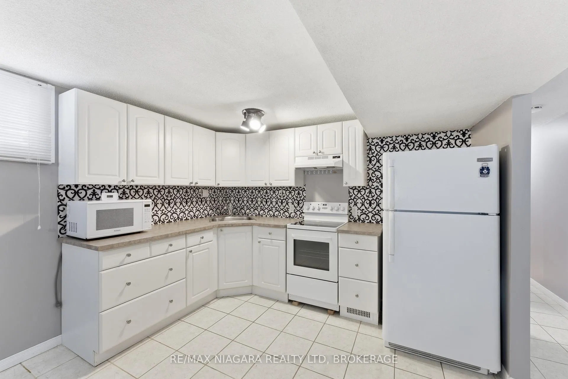 Photo 17 of 31 Mildred Avenue, St. Catharines, Haig — HOMEH