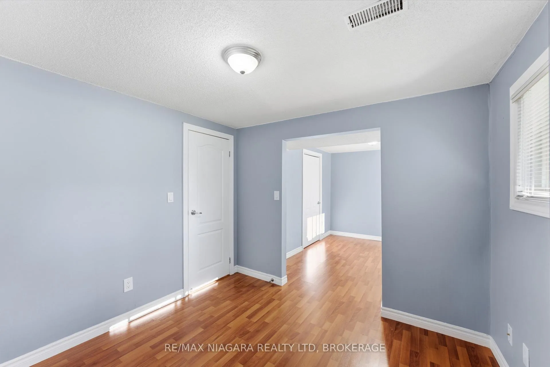 Photo 19 of 31 Mildred Avenue, St. Catharines, Haig — HOMEH