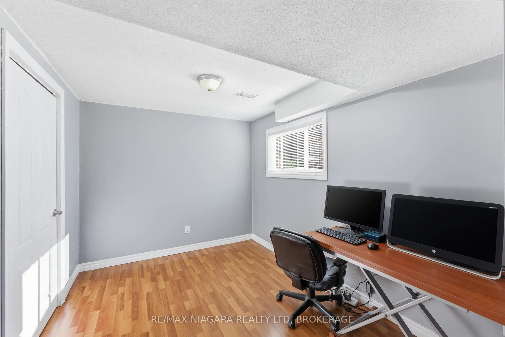 Photo 21 of 31 Mildred Avenue, St. Catharines, Haig — HOMEH