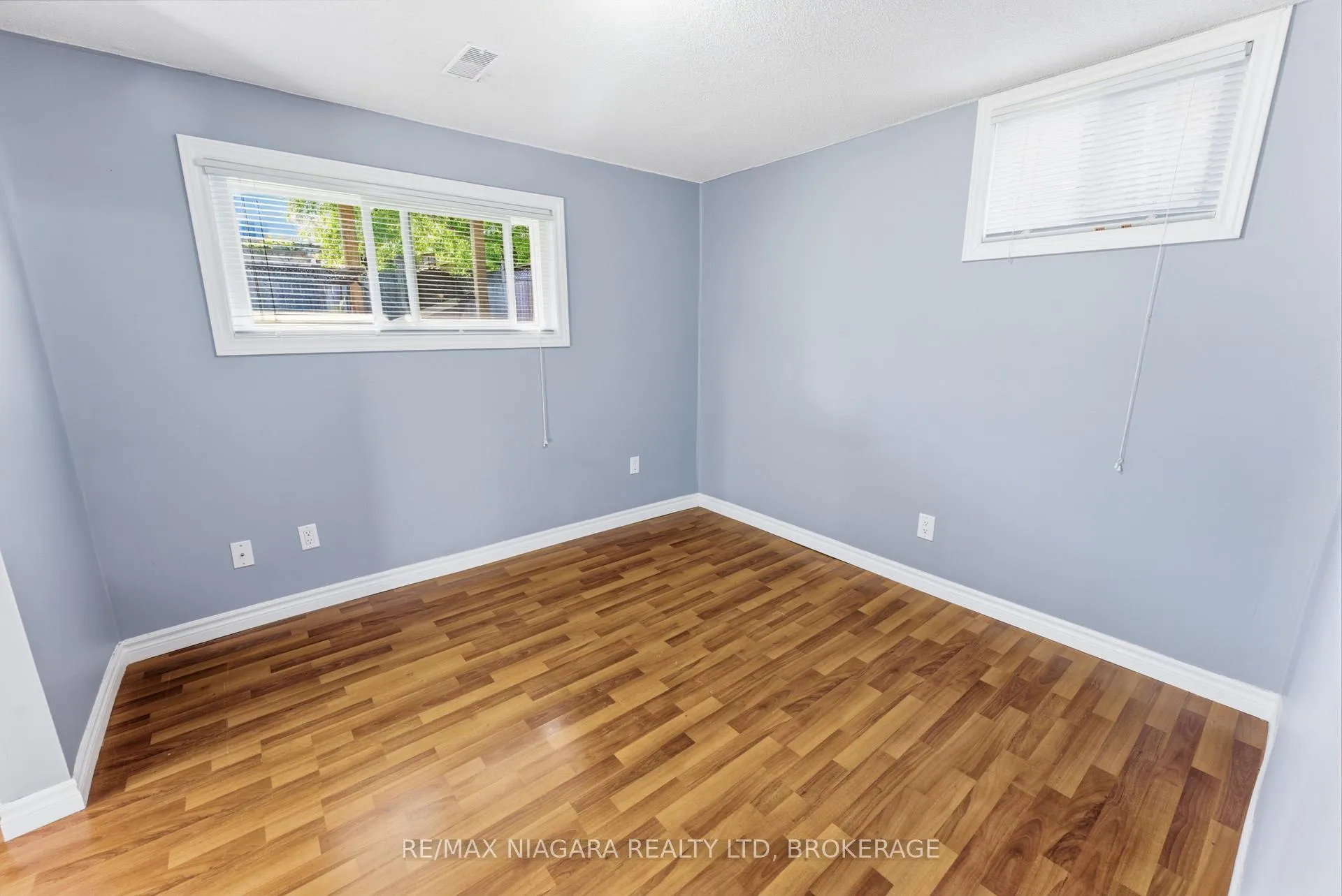 Photo 23 of 31 Mildred Avenue, St. Catharines, Haig — HOMEH