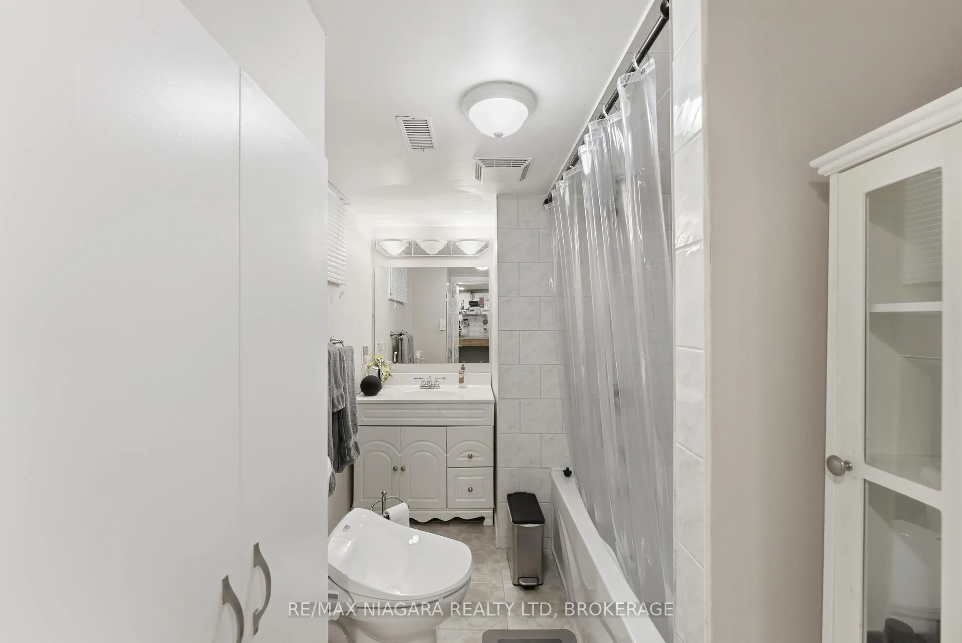 Photo 24 of 31 Mildred Avenue, St. Catharines, Haig — HOMEH