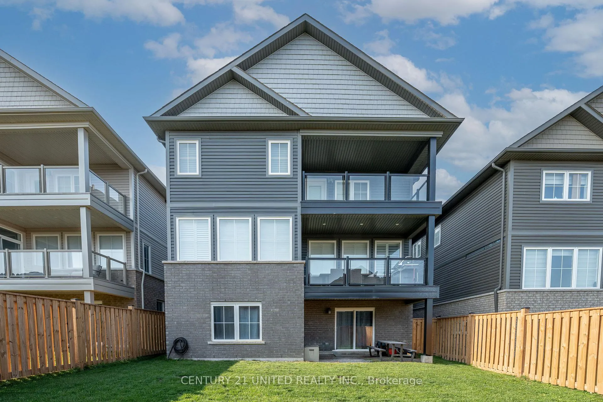 Photo 23 of 531 Clayton Avenue, Peterborough, Monaghan Ward 2 — HOMEH