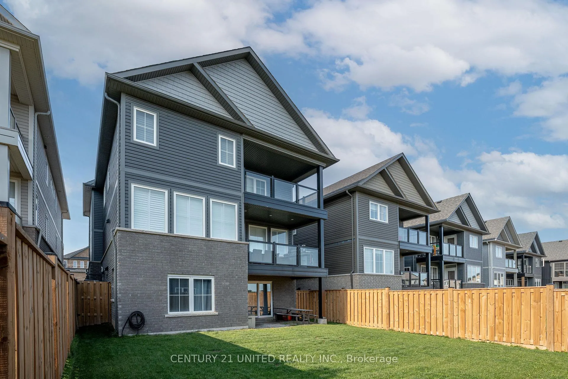 Photo 24 of 531 Clayton Avenue, Peterborough, Monaghan Ward 2 — HOMEH