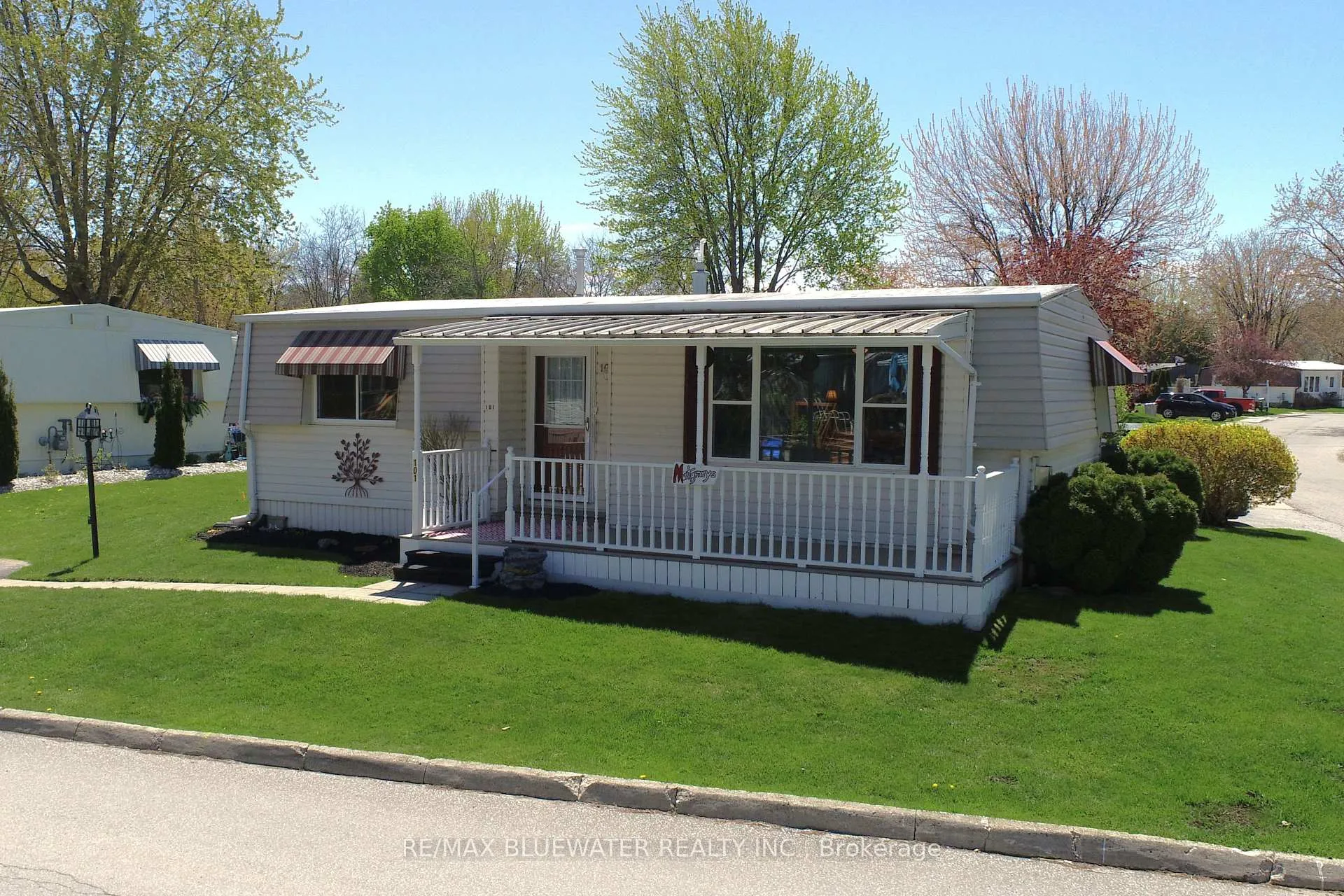 Photo 2 of 101 Shannon Boulevard, South Huron, Stephen — HOMEH