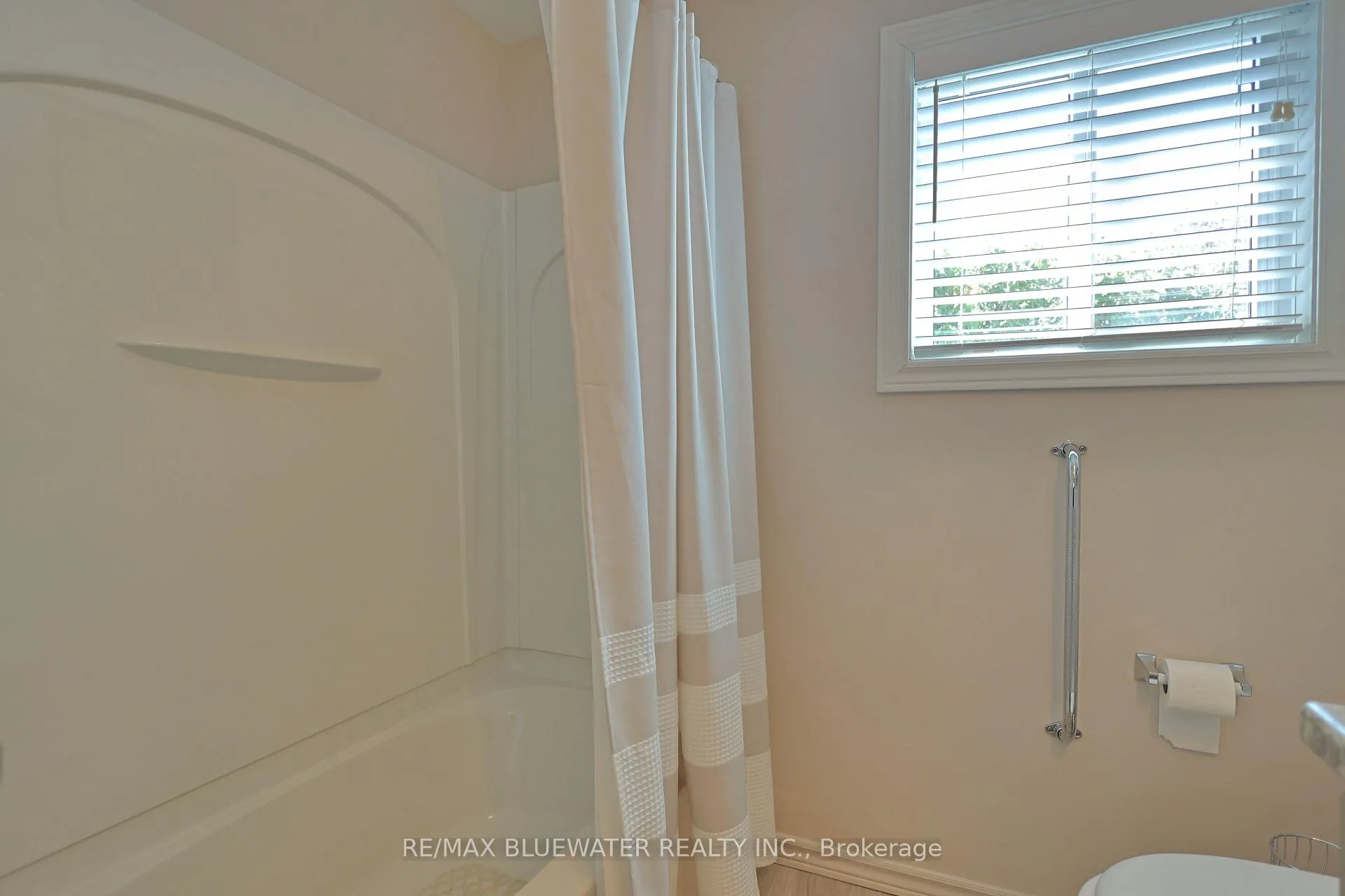 Photo 28 of 101 Shannon Boulevard, South Huron, Stephen — HOMEH