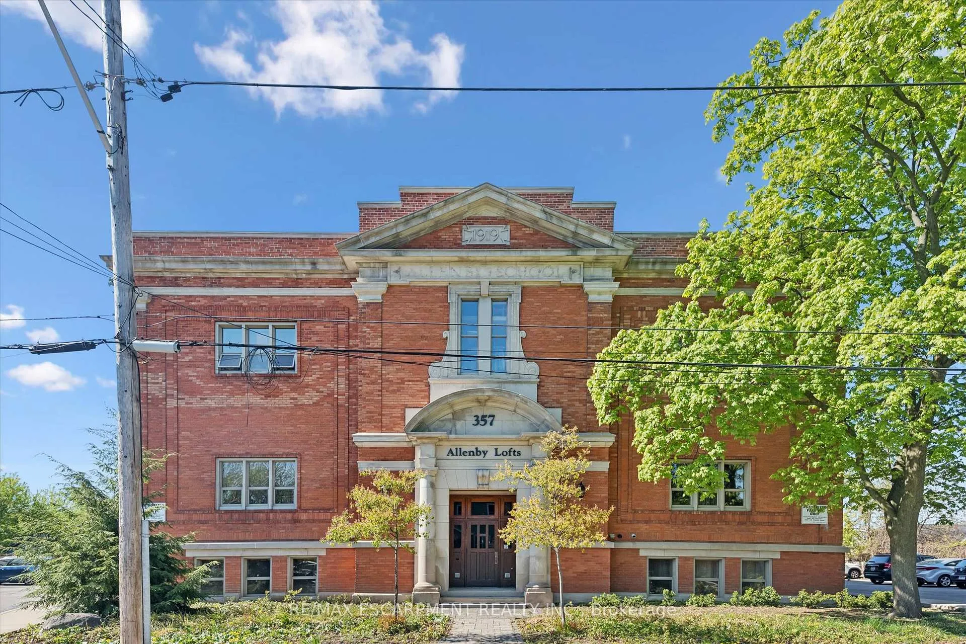 Photo 3 of Unit 36, 357 Hunter Street W, Hamilton, Kirkendall — HOMEH