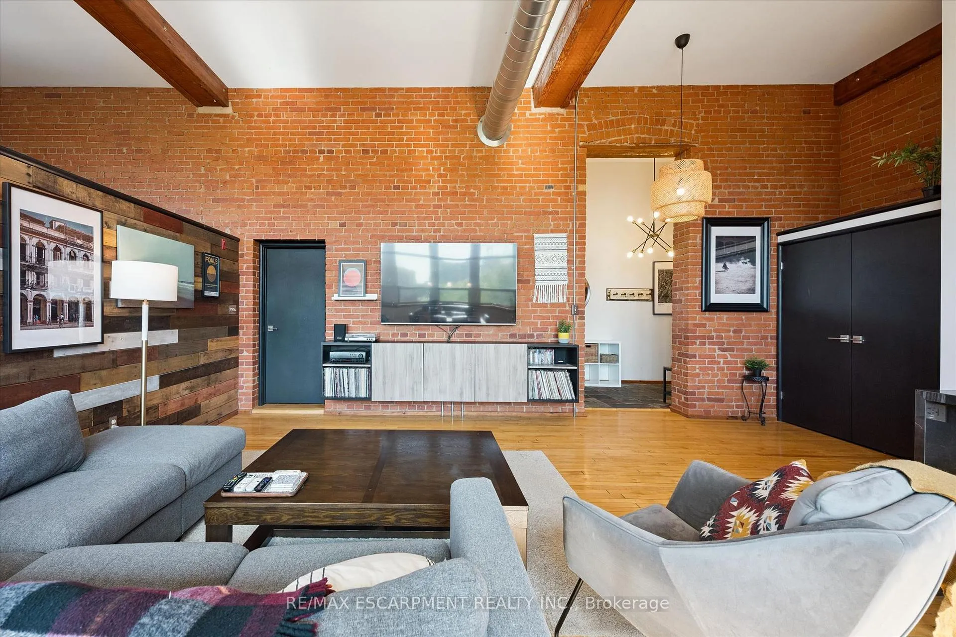 Photo 11 of Unit 36, 357 Hunter Street W, Hamilton, Kirkendall — HOMEH