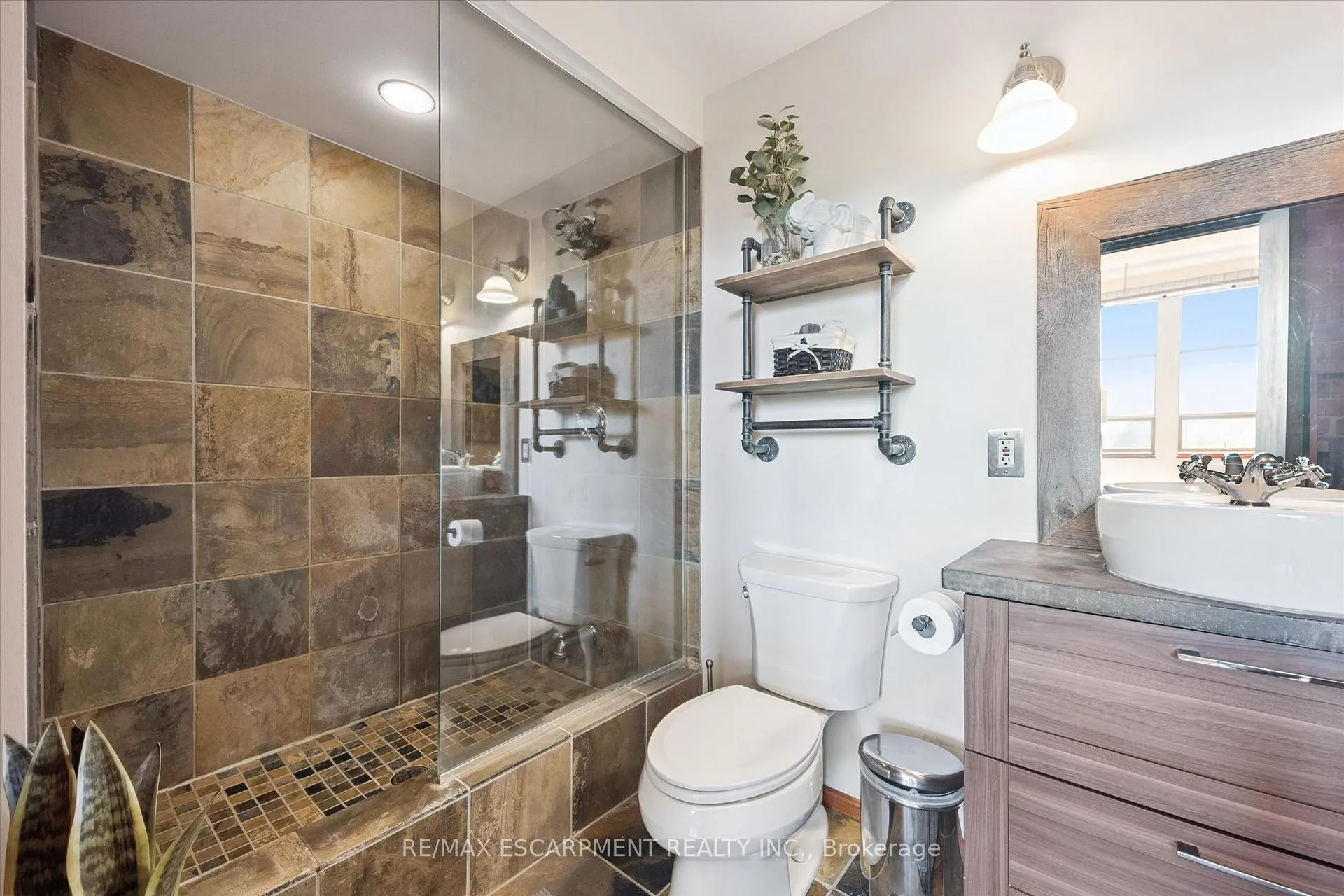Photo 32 of Unit 36, 357 Hunter Street W, Hamilton, Kirkendall — HOMEH