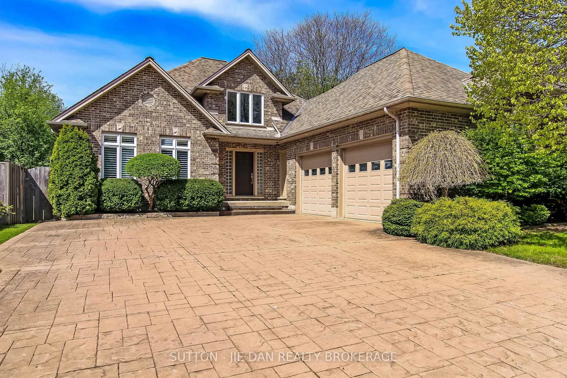 Photo 1 of 631 Whitehaven Crescent, London, North A — HOMEH
