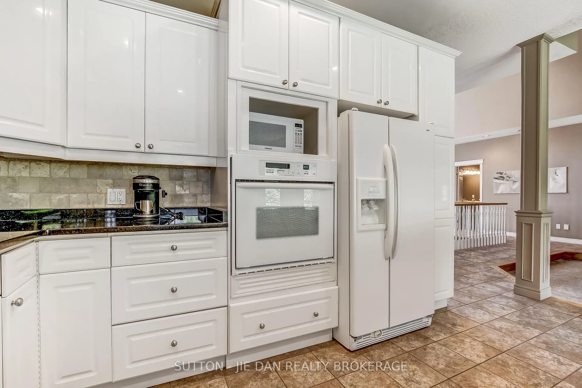 Photo 7 of 631 Whitehaven Crescent, London, North A — HOMEH