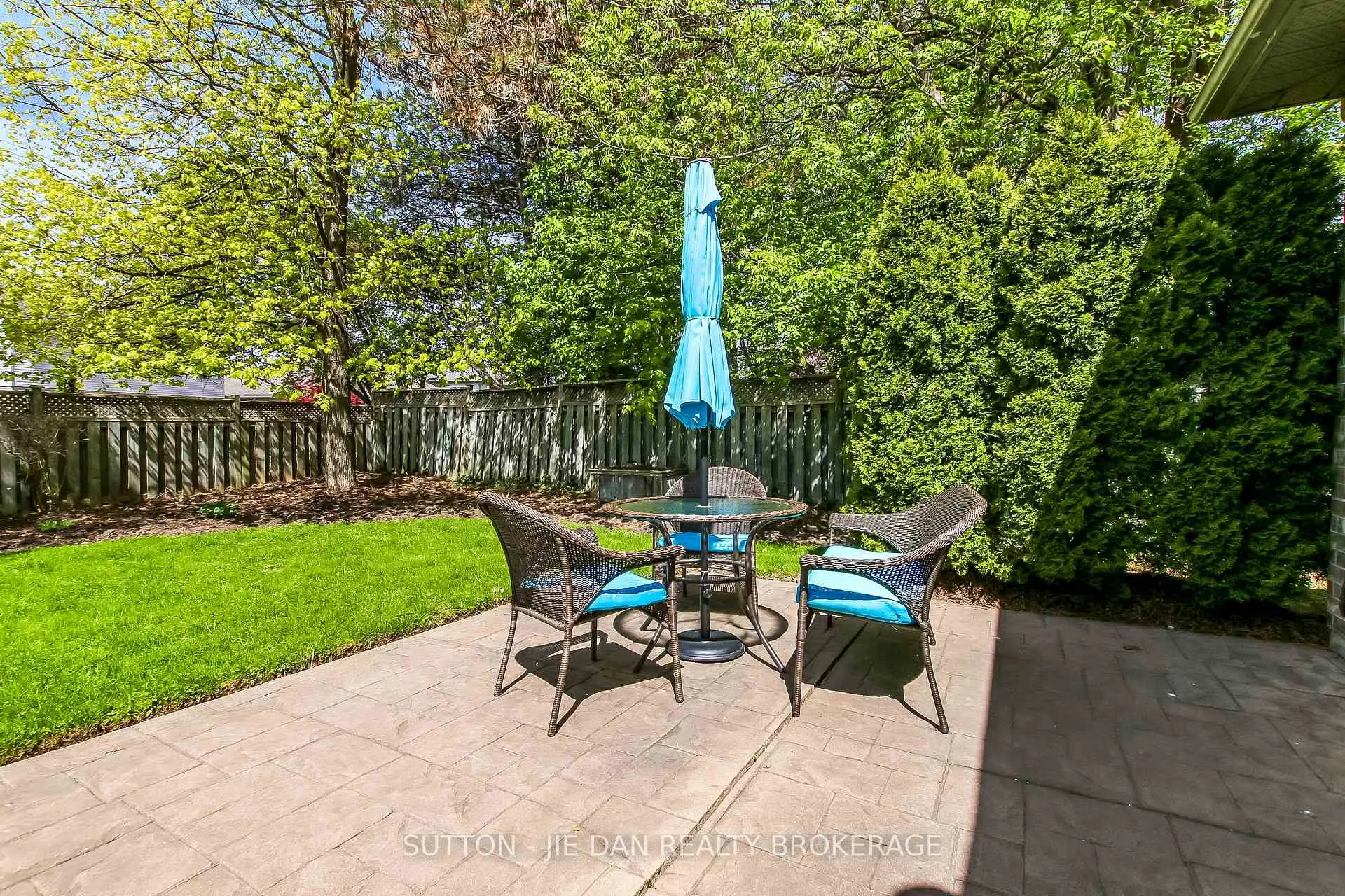 Photo 27 of 631 Whitehaven Crescent, London, North A — HOMEH