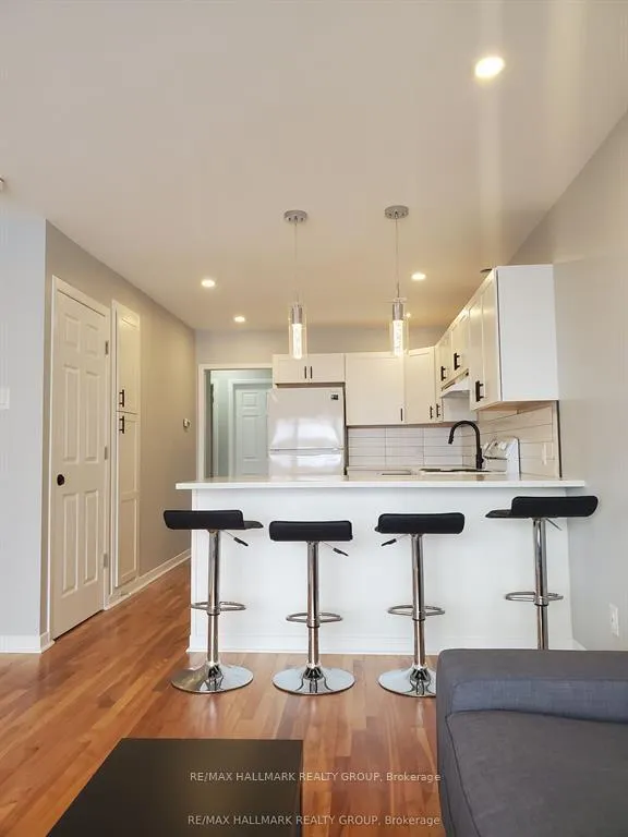 Photo 3 of 1329 Bloomsbury Crescent, Ottawa, Parkway Park — HOMEH