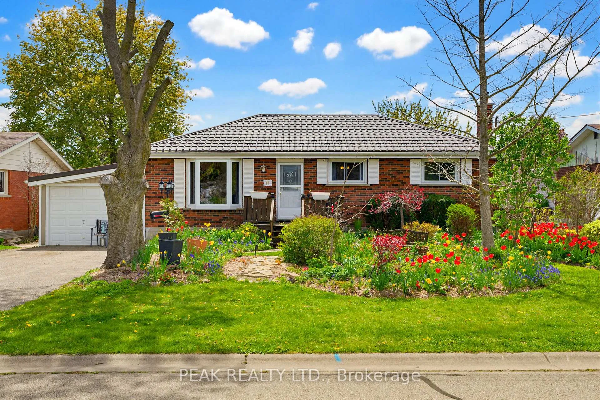 Photo 1 of 12 Mccammon Street, Brant, Paris — HOMEH