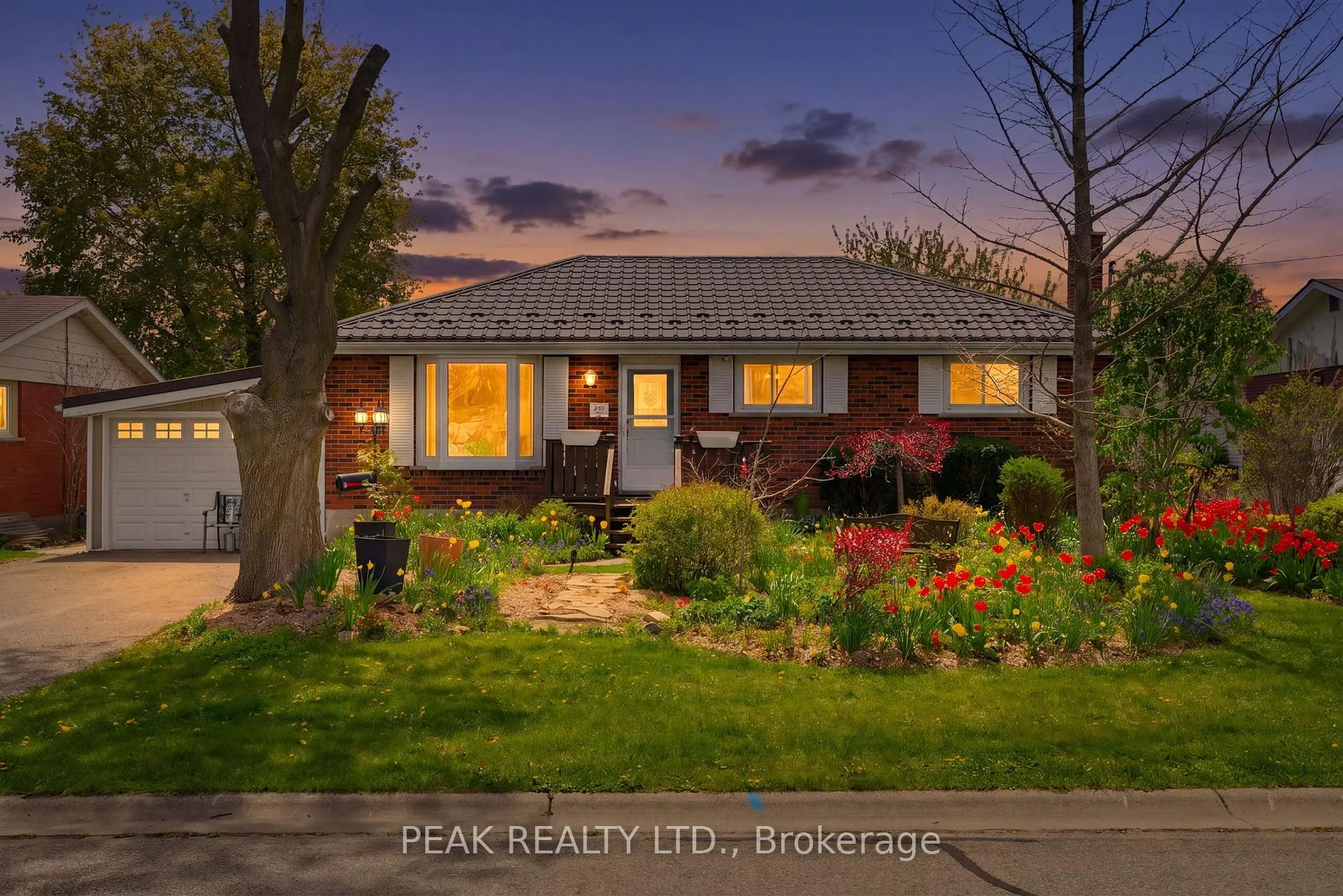 Photo 2 of 12 Mccammon Street, Brant, Paris — HOMEH