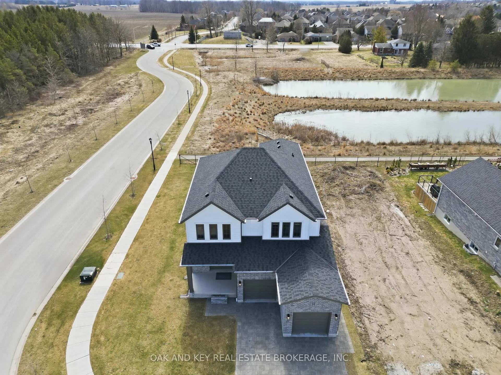Photo 3 of 11 Bowman Drive, Middlesex Centre, Ilderton — HOMEH