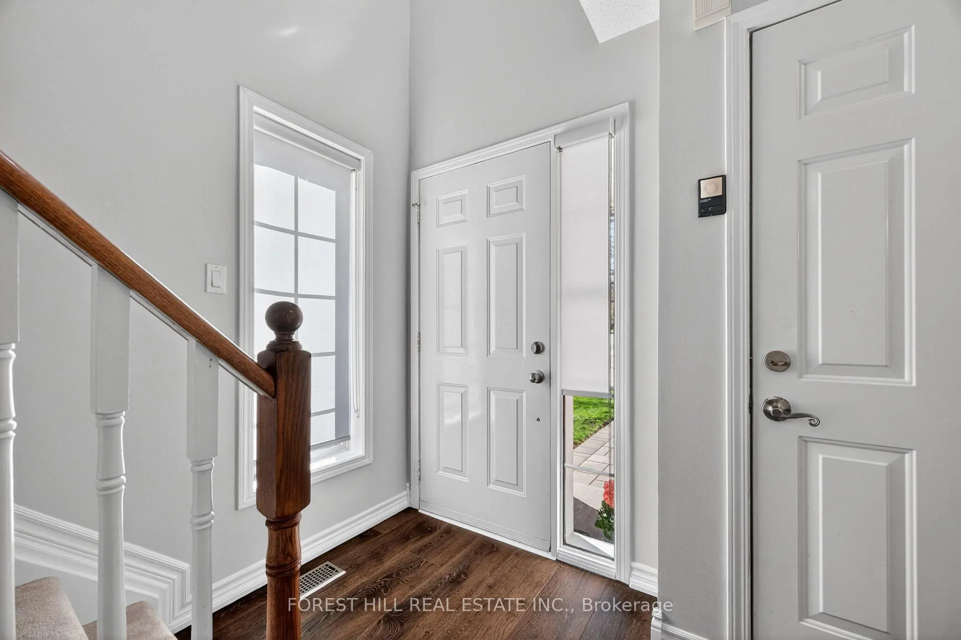 Photo 2 of Unit 4, 667 Macnab Gate, Newmarket, Gorham-College Manor — HOMEH