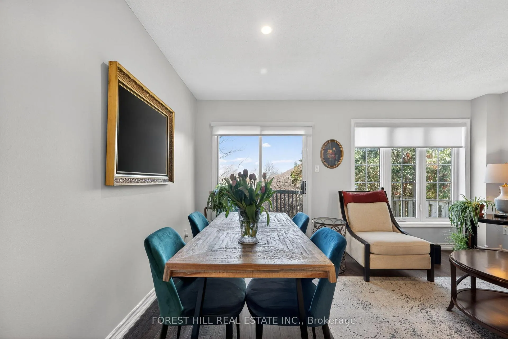 Photo 9 of Unit 4, 667 Macnab Gate, Newmarket, Gorham-College Manor — HOMEH