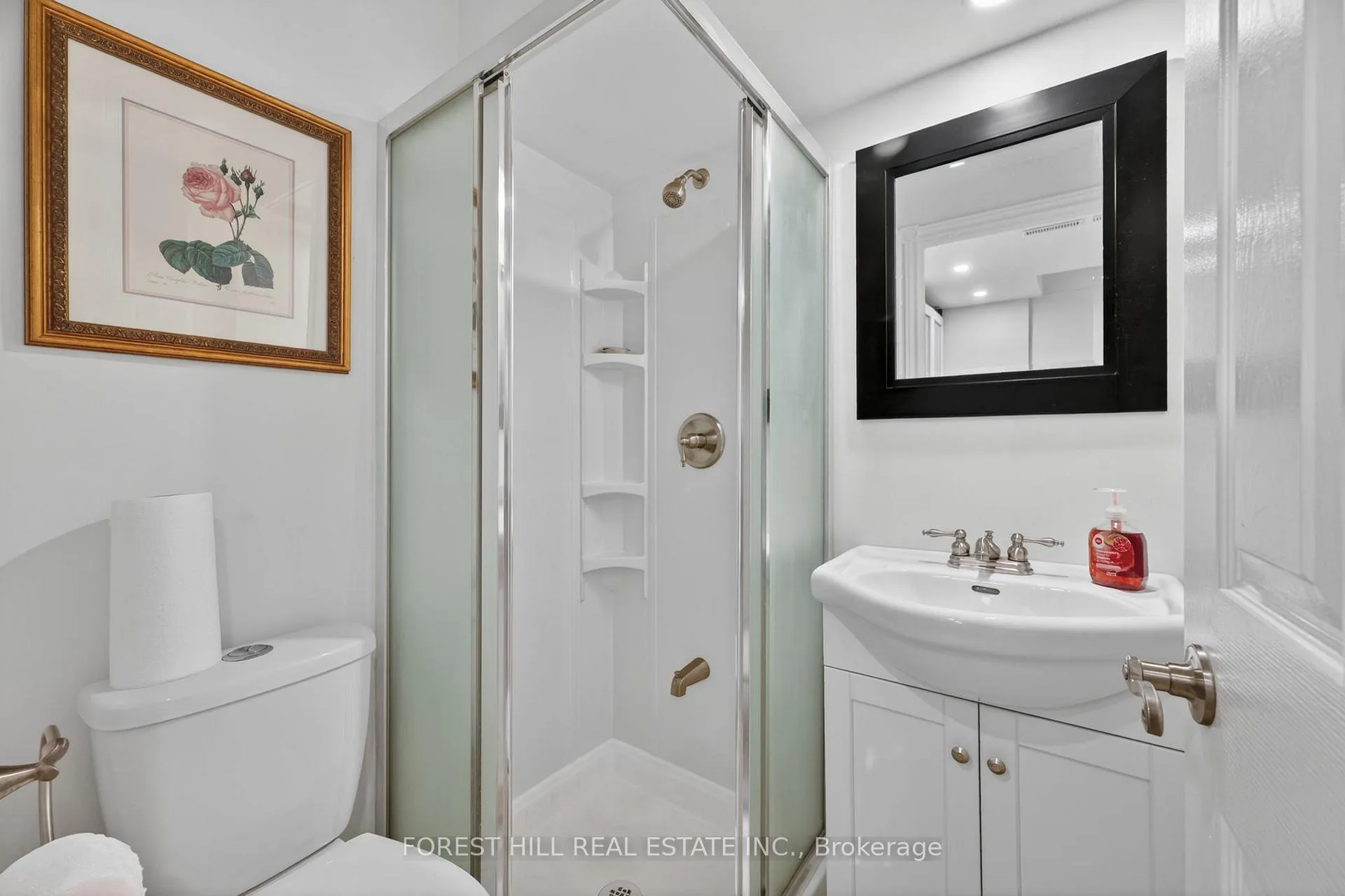 Photo 20 of Unit 4, 667 Macnab Gate, Newmarket, Gorham-College Manor — HOMEH