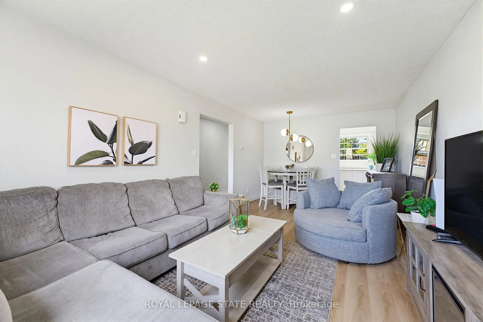 Photo 6 of 217 Willow Street, Stratford — HOMEH
