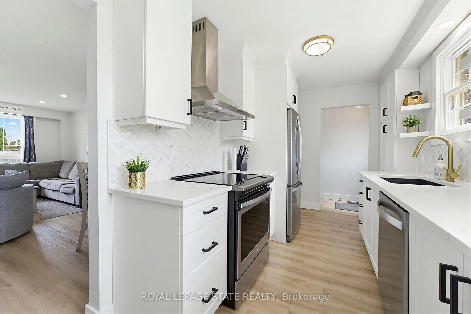 Photo 12 of 217 Willow Street, Stratford — HOMEH