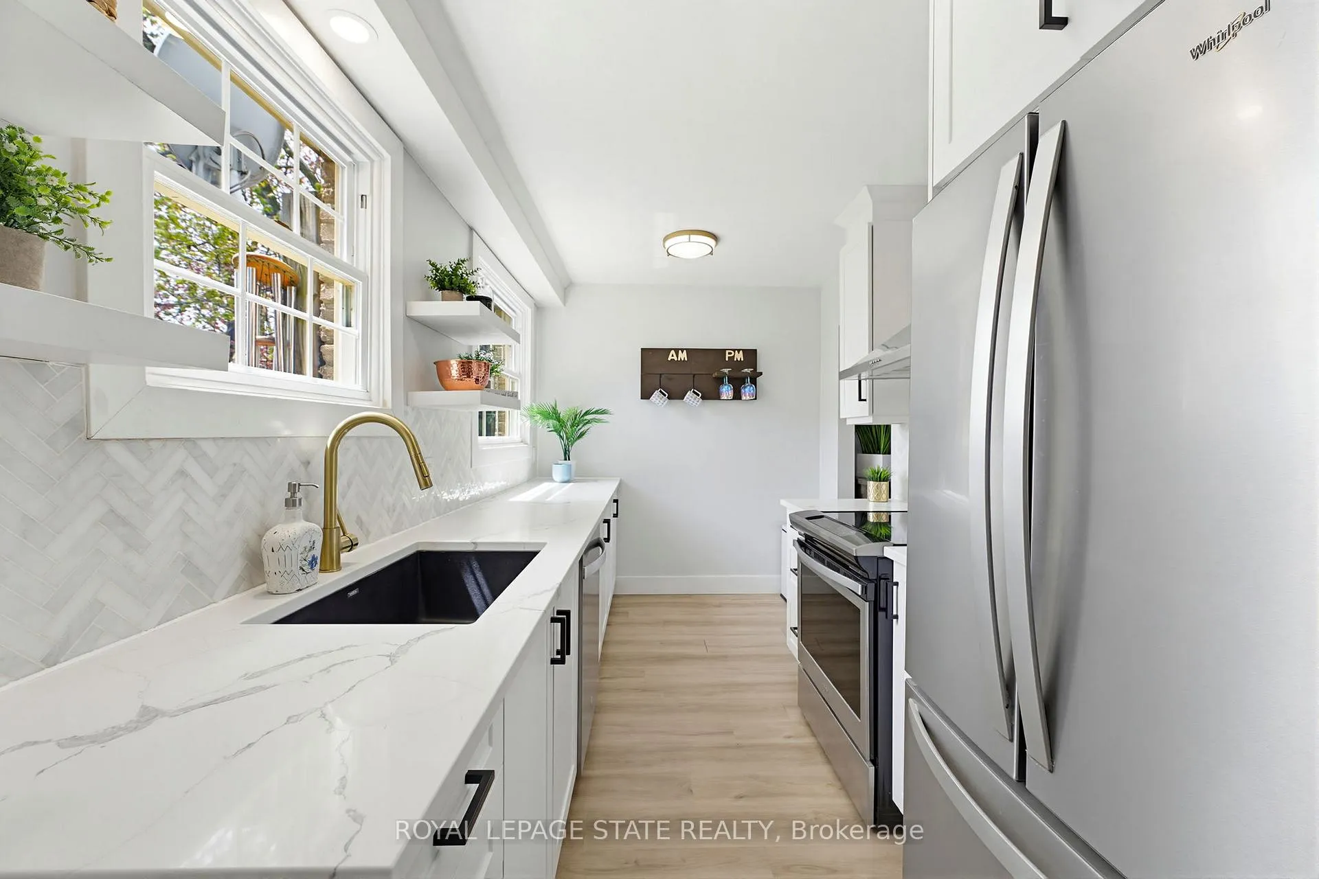 Photo 13 of 217 Willow Street, Stratford — HOMEH