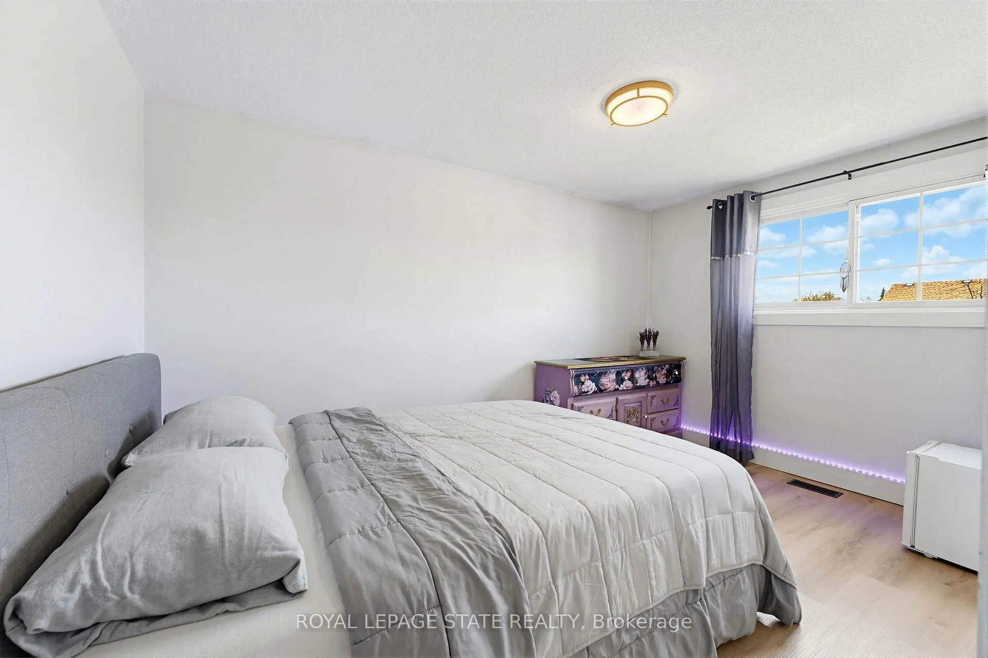 Photo 17 of 217 Willow Street, Stratford — HOMEH
