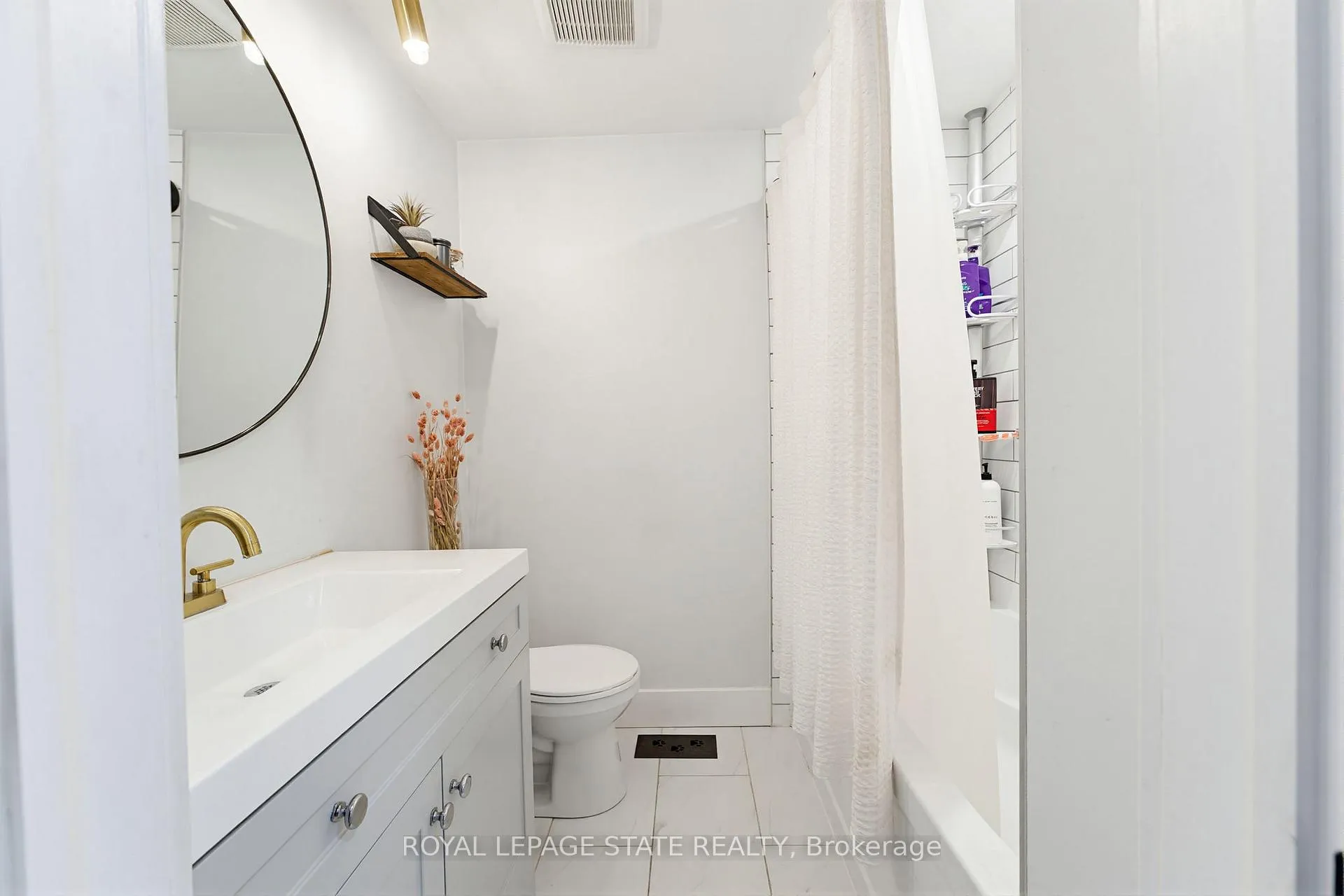 Photo 20 of 217 Willow Street, Stratford — HOMEH