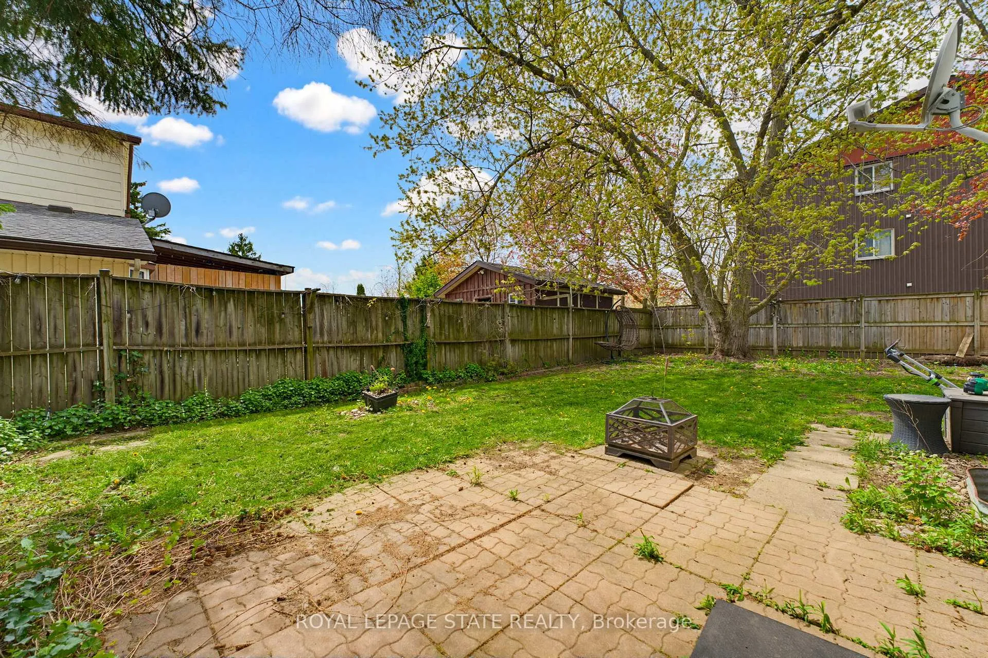 Photo 23 of 217 Willow Street, Stratford — HOMEH