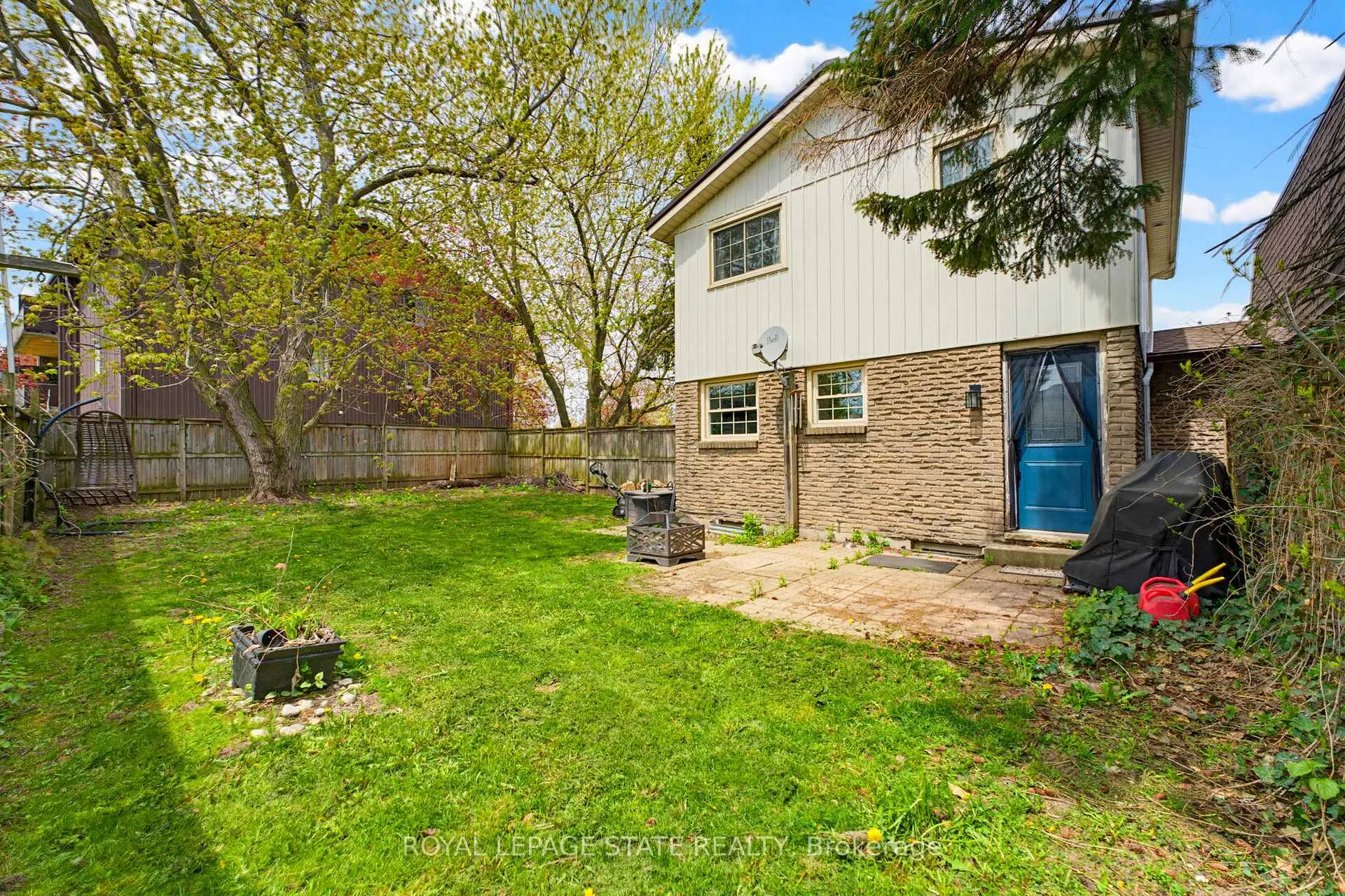 Photo 24 of 217 Willow Street, Stratford — HOMEH