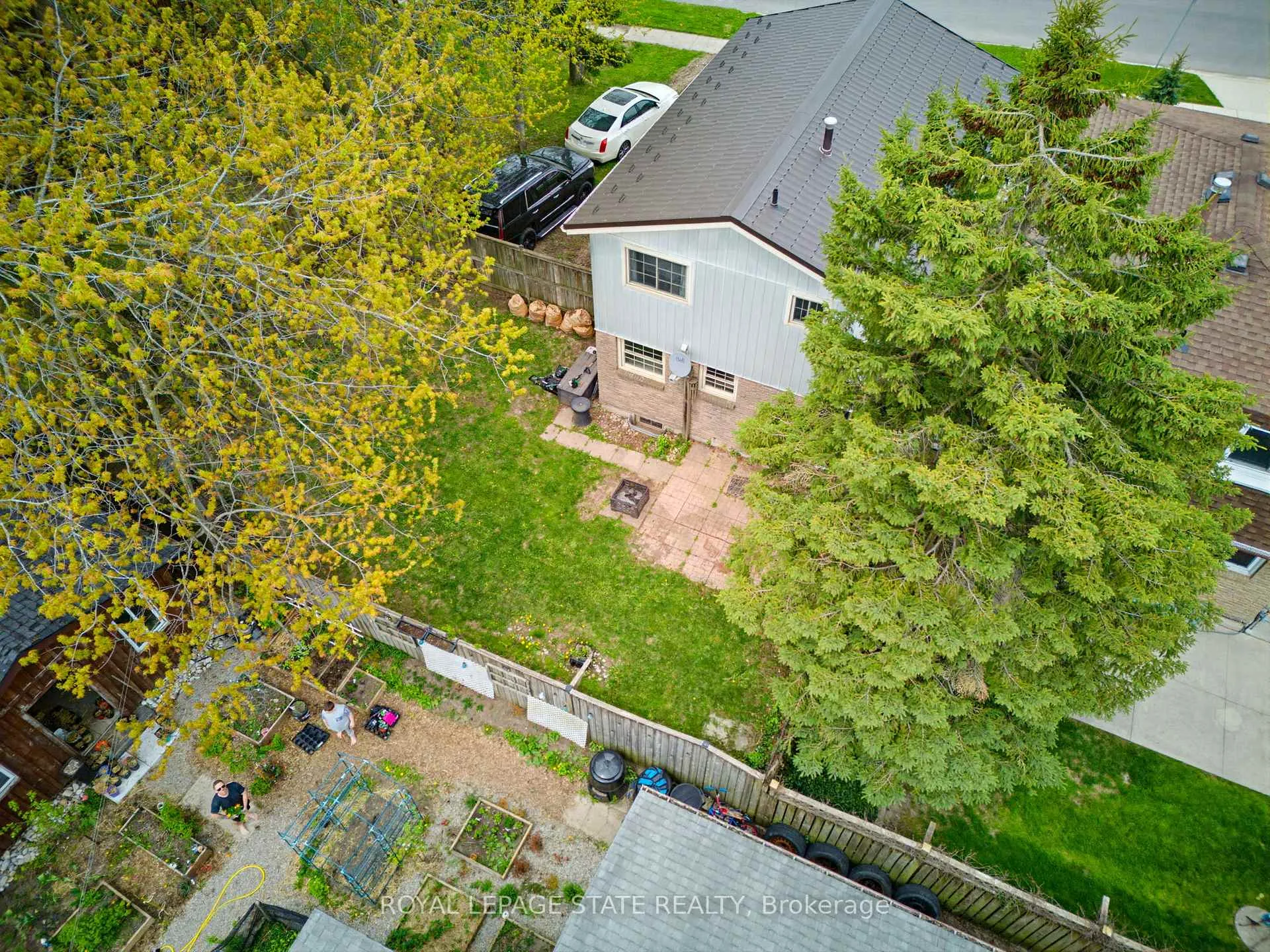 Photo 30 of 217 Willow Street, Stratford — HOMEH
