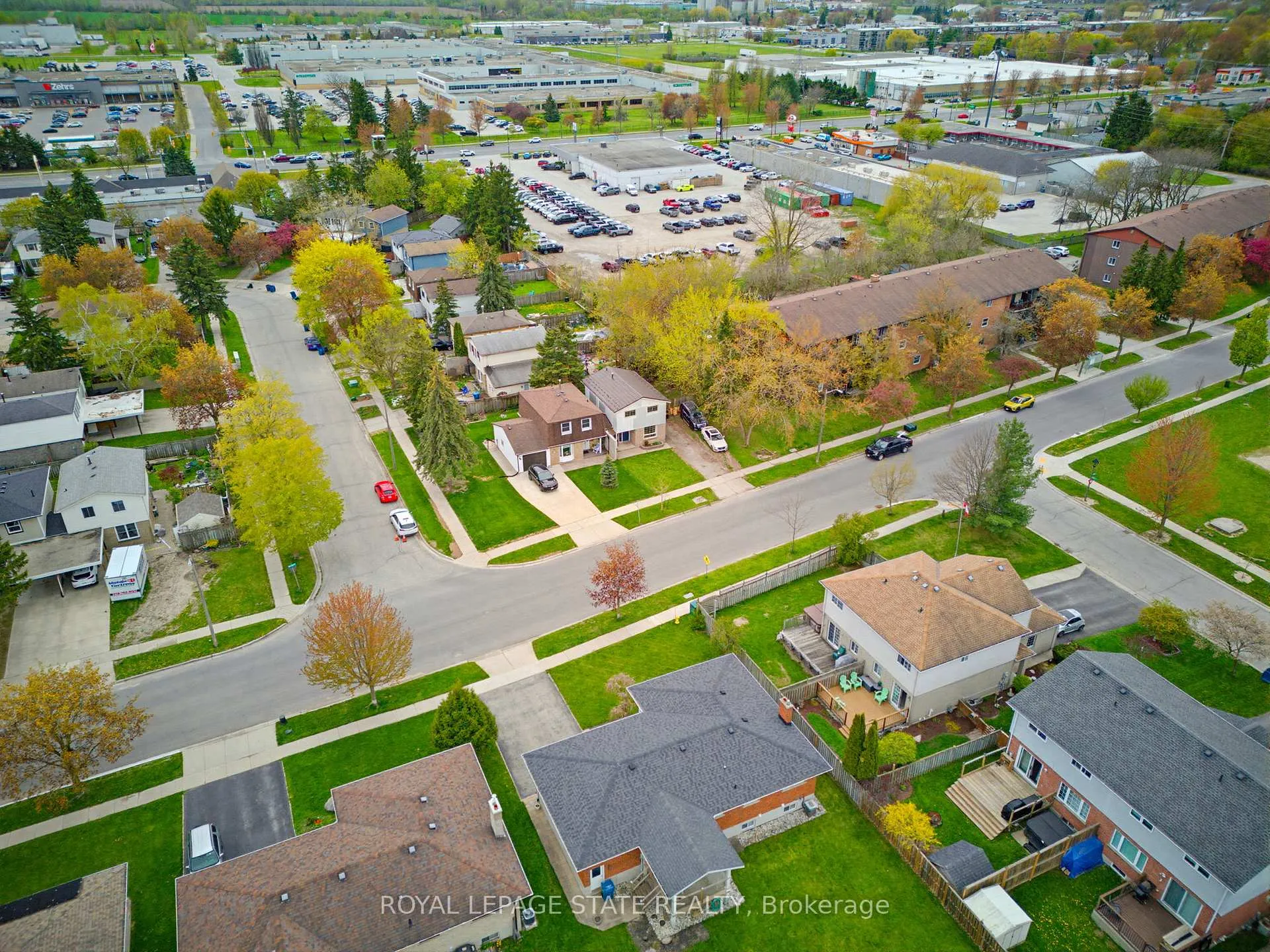 Photo 31 of 217 Willow Street, Stratford — HOMEH
