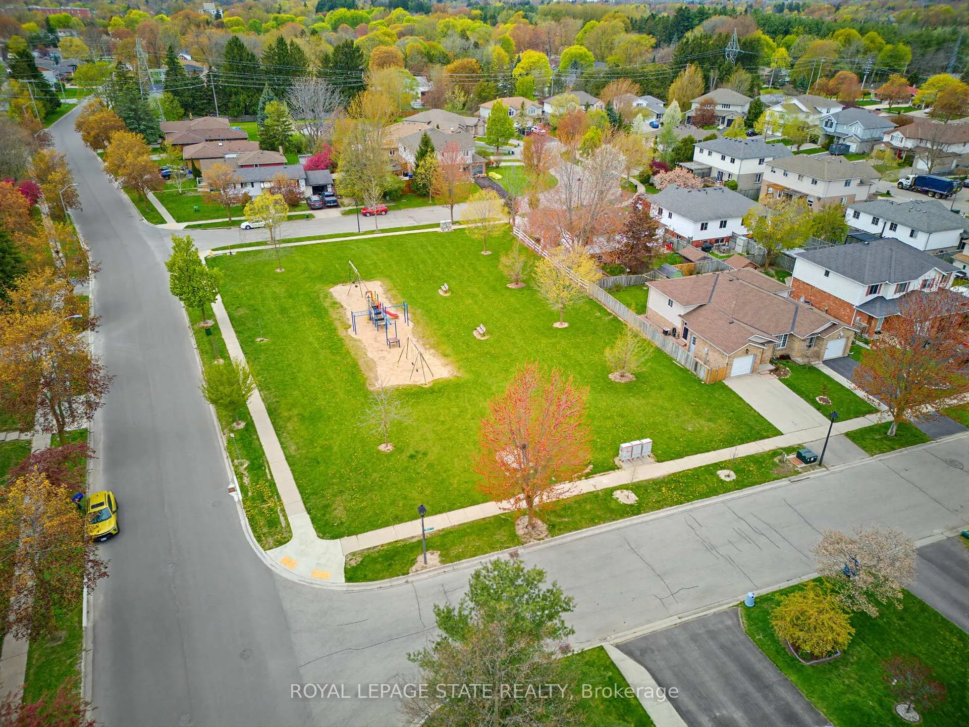 Photo 32 of 217 Willow Street, Stratford — HOMEH
