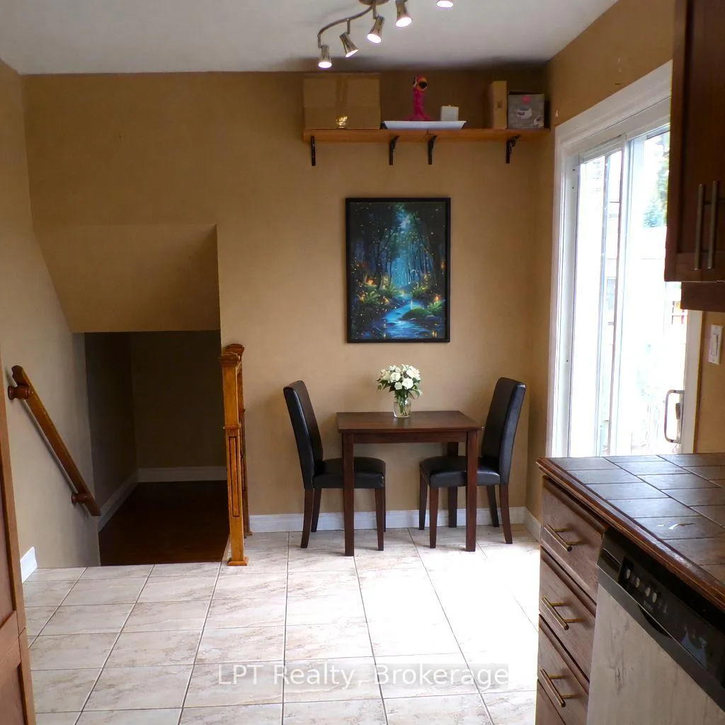 Photo 8 of 167 Singleton Drive, Belleville, Belleville Ward — HOMEH