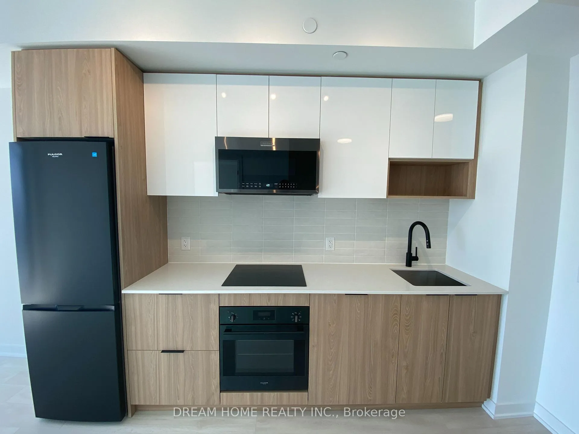 Photo 2 of Unit 911, 5 Defries Street, Toronto, Regent Park — HOMEH