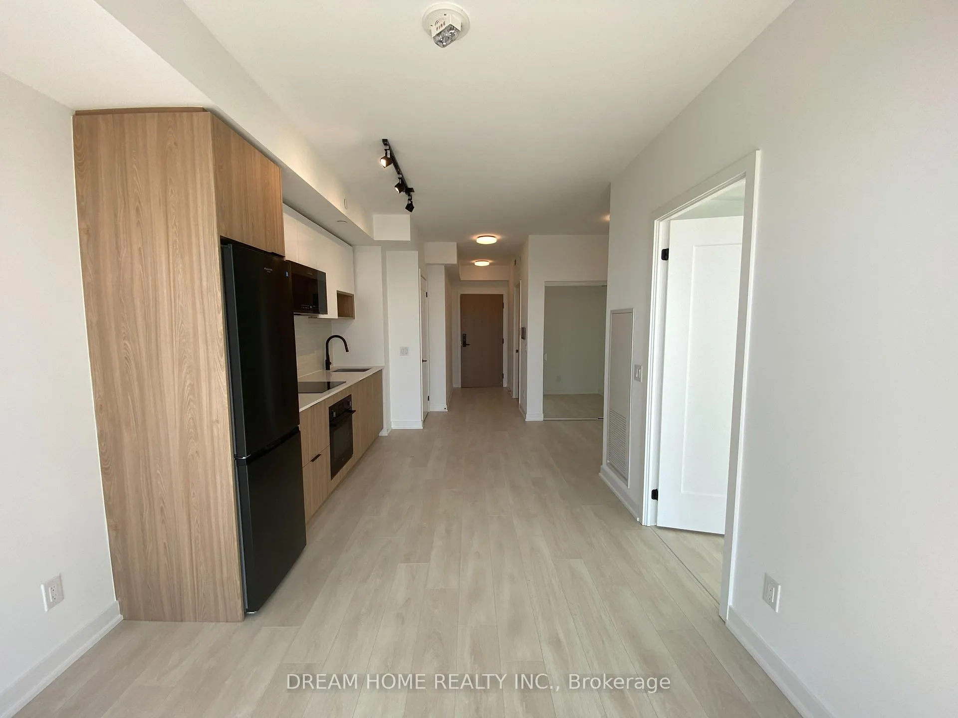 Photo 4 of Unit 911, 5 Defries Street, Toronto, Regent Park — HOMEH