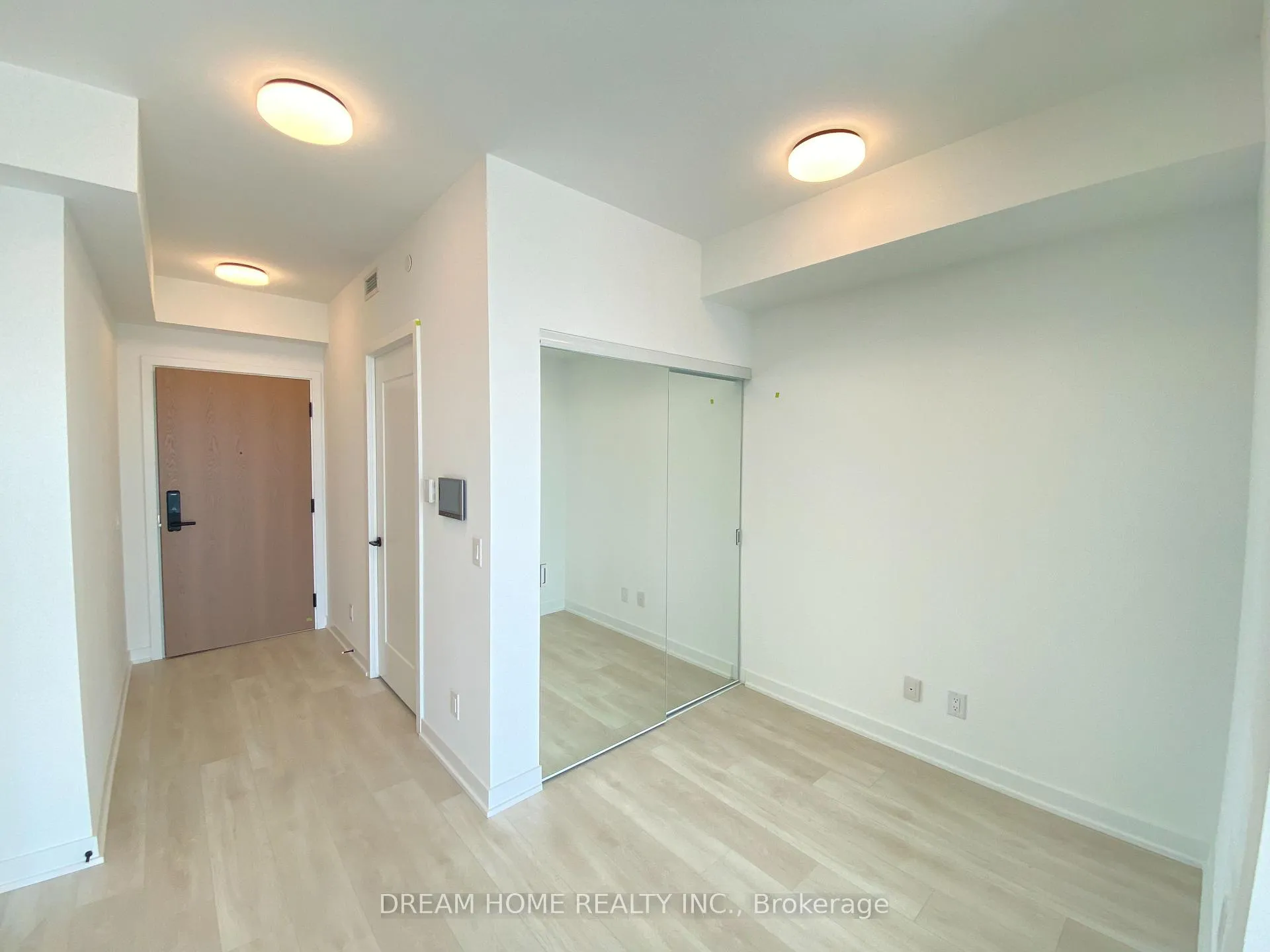 Photo 6 of Unit 911, 5 Defries Street, Toronto, Regent Park — HOMEH
