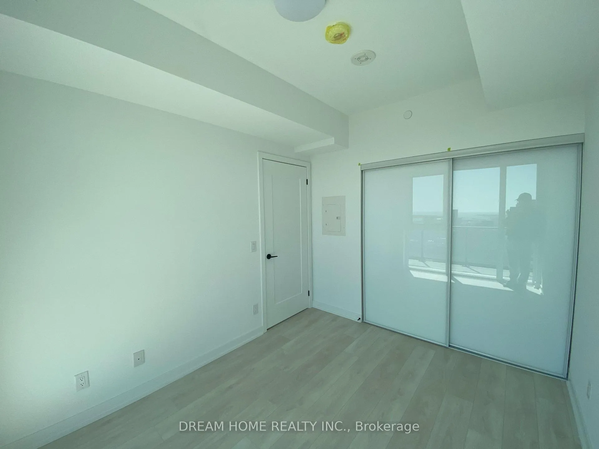 Photo 10 of Unit 911, 5 Defries Street, Toronto, Regent Park — HOMEH