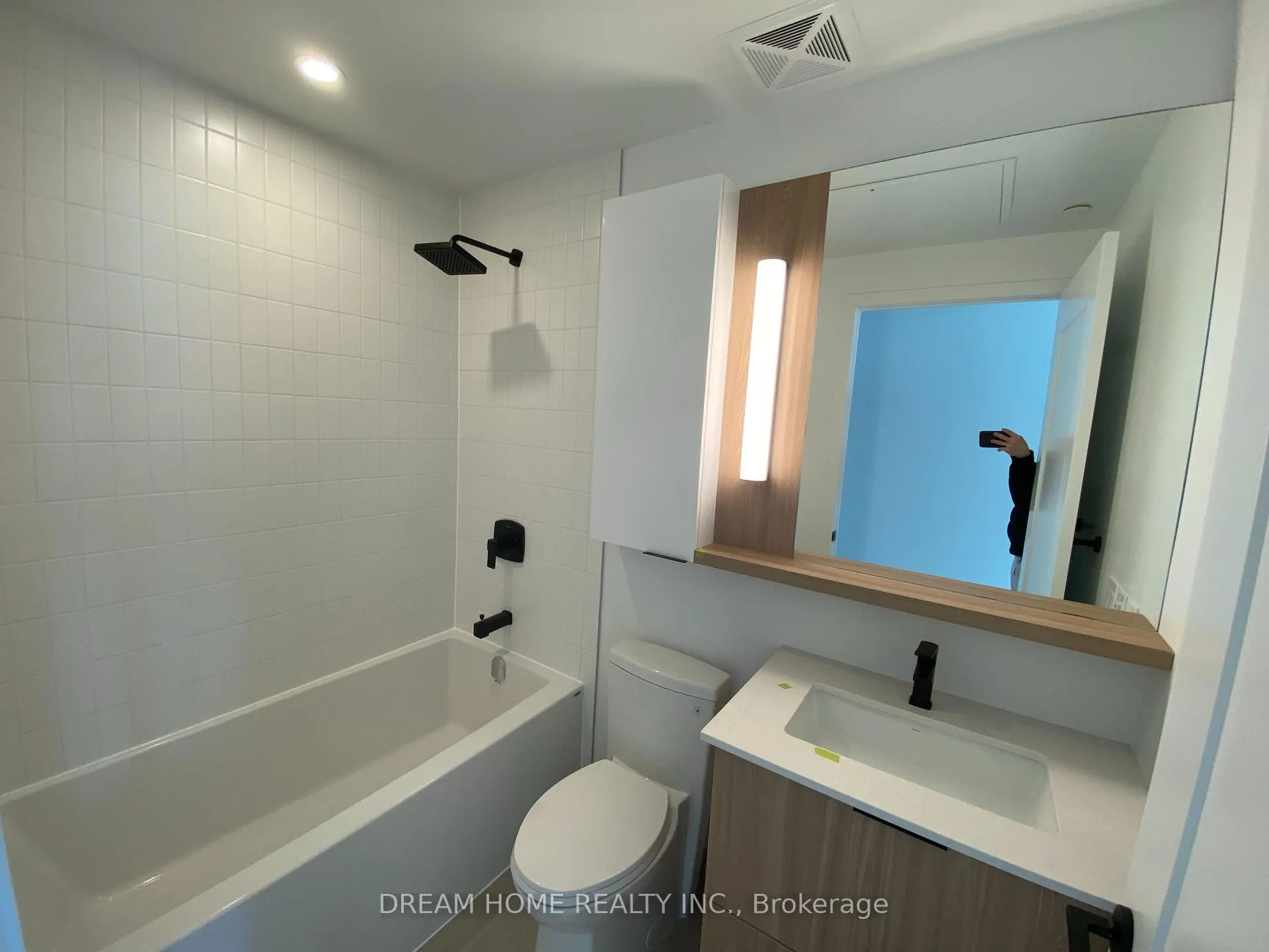 Photo 12 of Unit 911, 5 Defries Street, Toronto, Regent Park — HOMEH