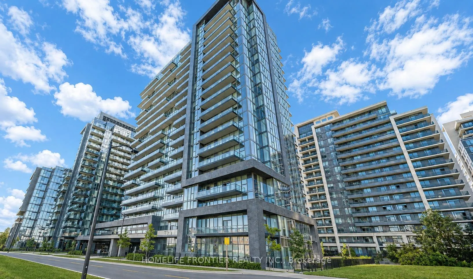 Front of Unit 301, 20 Gatineau Drive