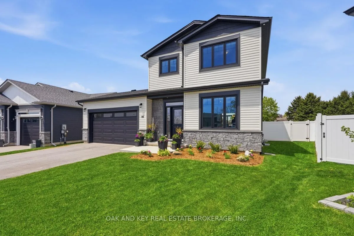 Photo 2 of 32 Helen Court, Central Elgin, Belmont — HOMEH
