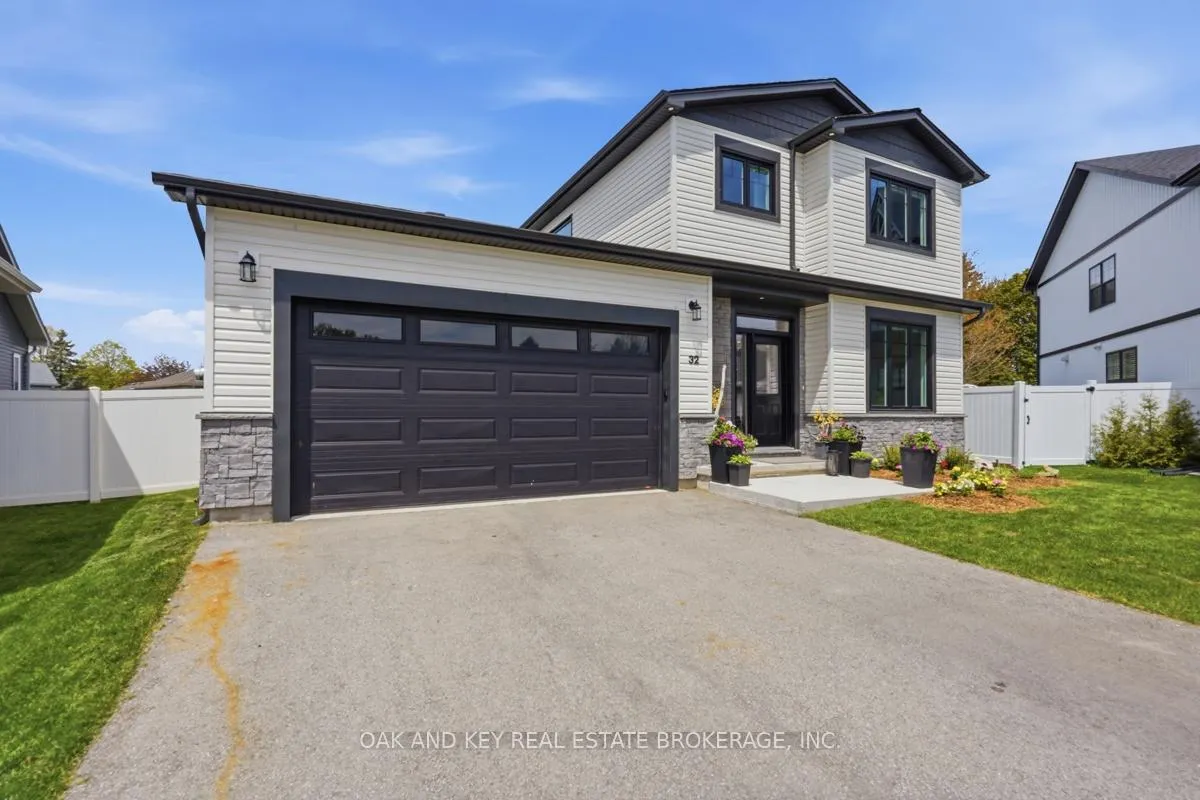 Photo 3 of 32 Helen Court, Central Elgin, Belmont — HOMEH