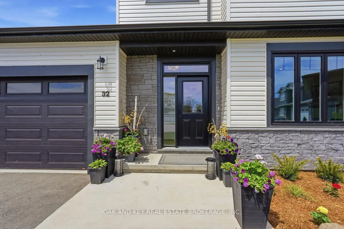 Photo 4 of 32 Helen Court, Central Elgin, Belmont — HOMEH