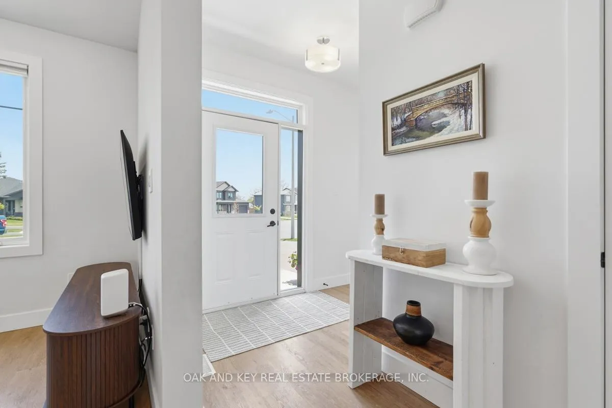 Photo 7 of 32 Helen Court, Central Elgin, Belmont — HOMEH