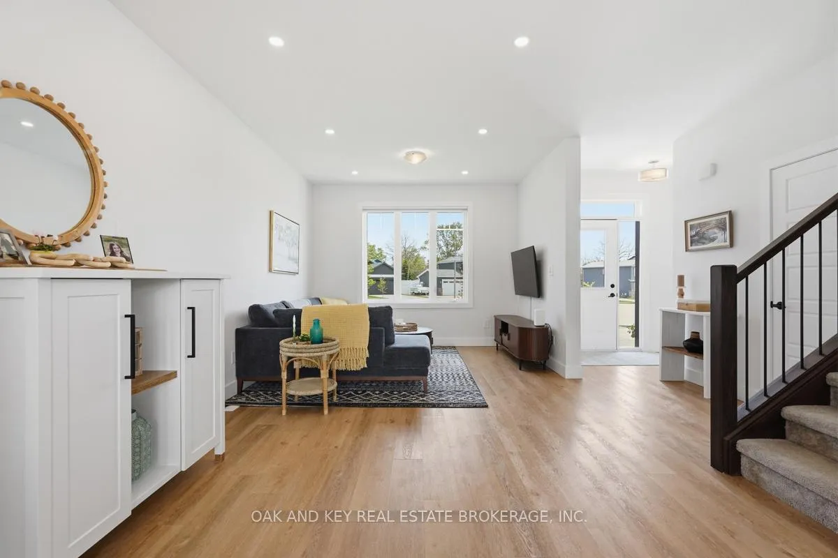 Photo 8 of 32 Helen Court, Central Elgin, Belmont — HOMEH