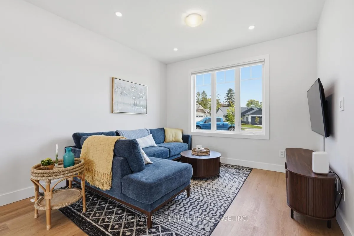 Photo 9 of 32 Helen Court, Central Elgin, Belmont — HOMEH