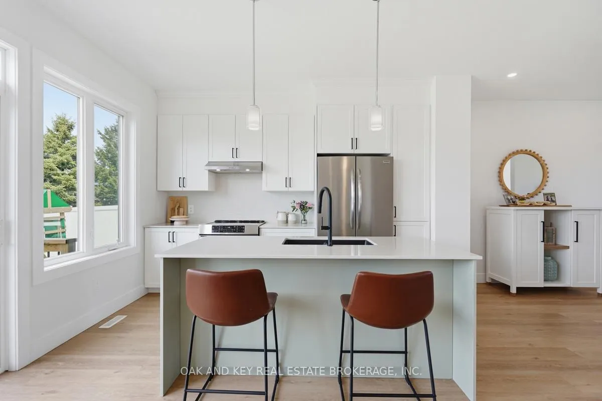 Photo 14 of 32 Helen Court, Central Elgin, Belmont — HOMEH