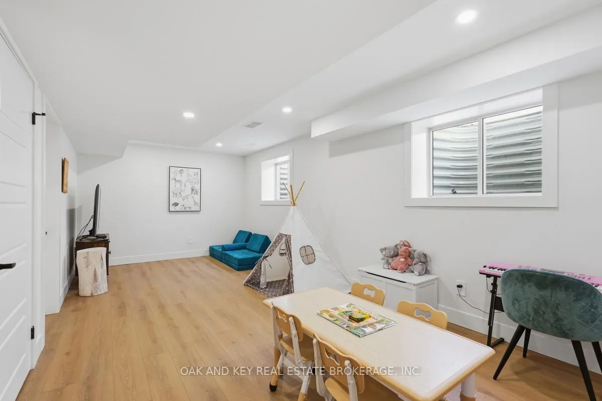 Photo 36 of 32 Helen Court, Central Elgin, Belmont — HOMEH
