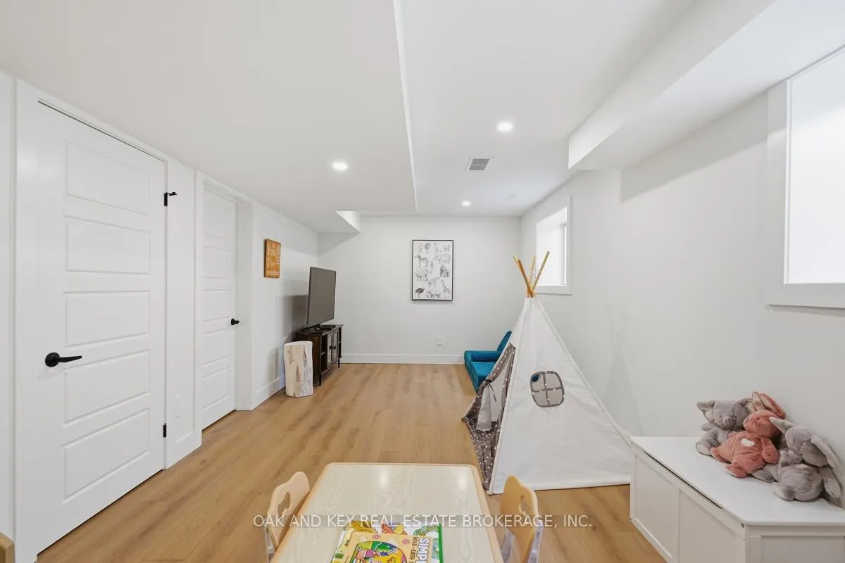 Photo 37 of 32 Helen Court, Central Elgin, Belmont — HOMEH