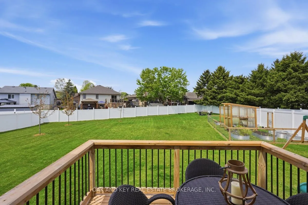 Photo 42 of 32 Helen Court, Central Elgin, Belmont — HOMEH